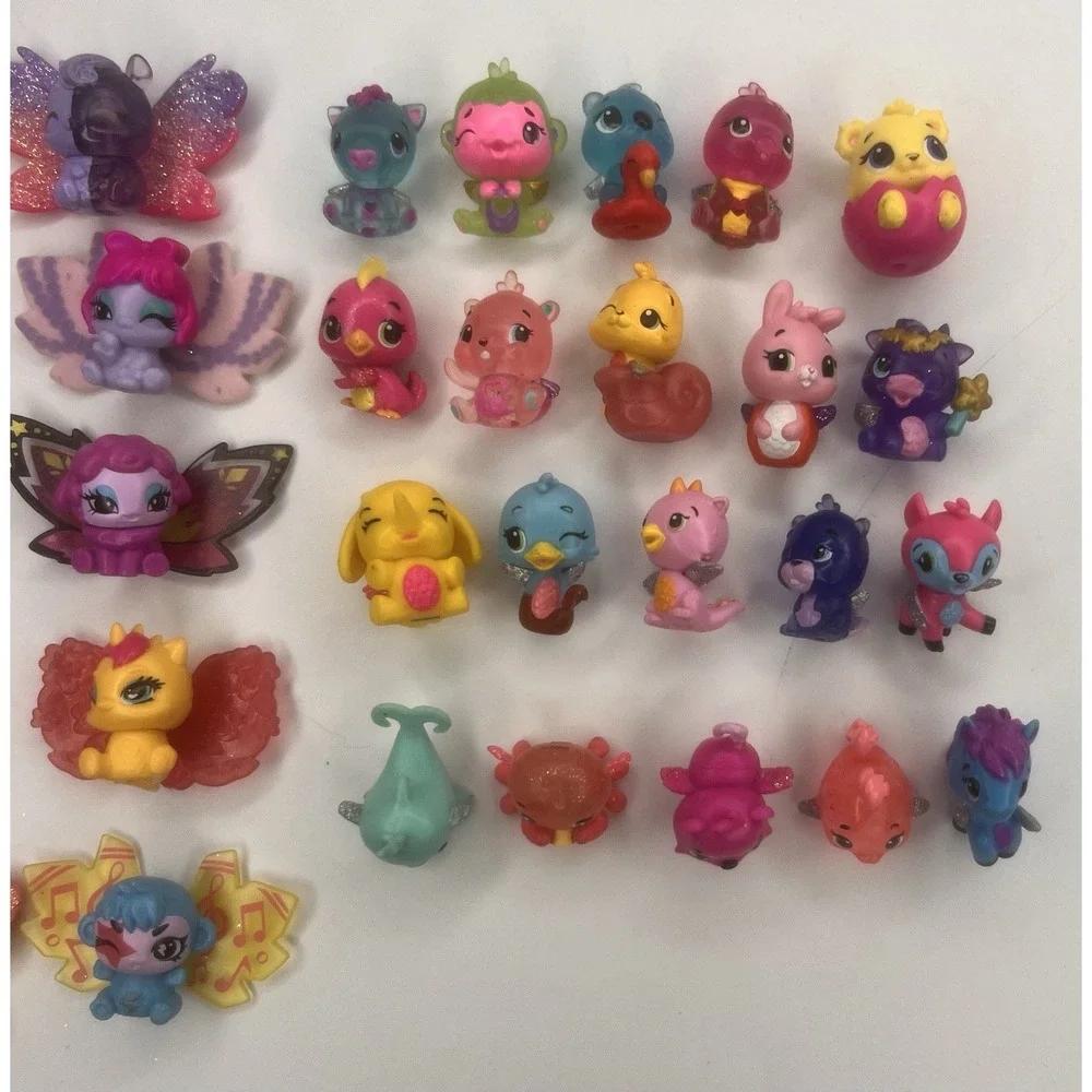 LOT of 40 - HATCHIMALS COLLEGGTIBLES FIGURES & WINGS